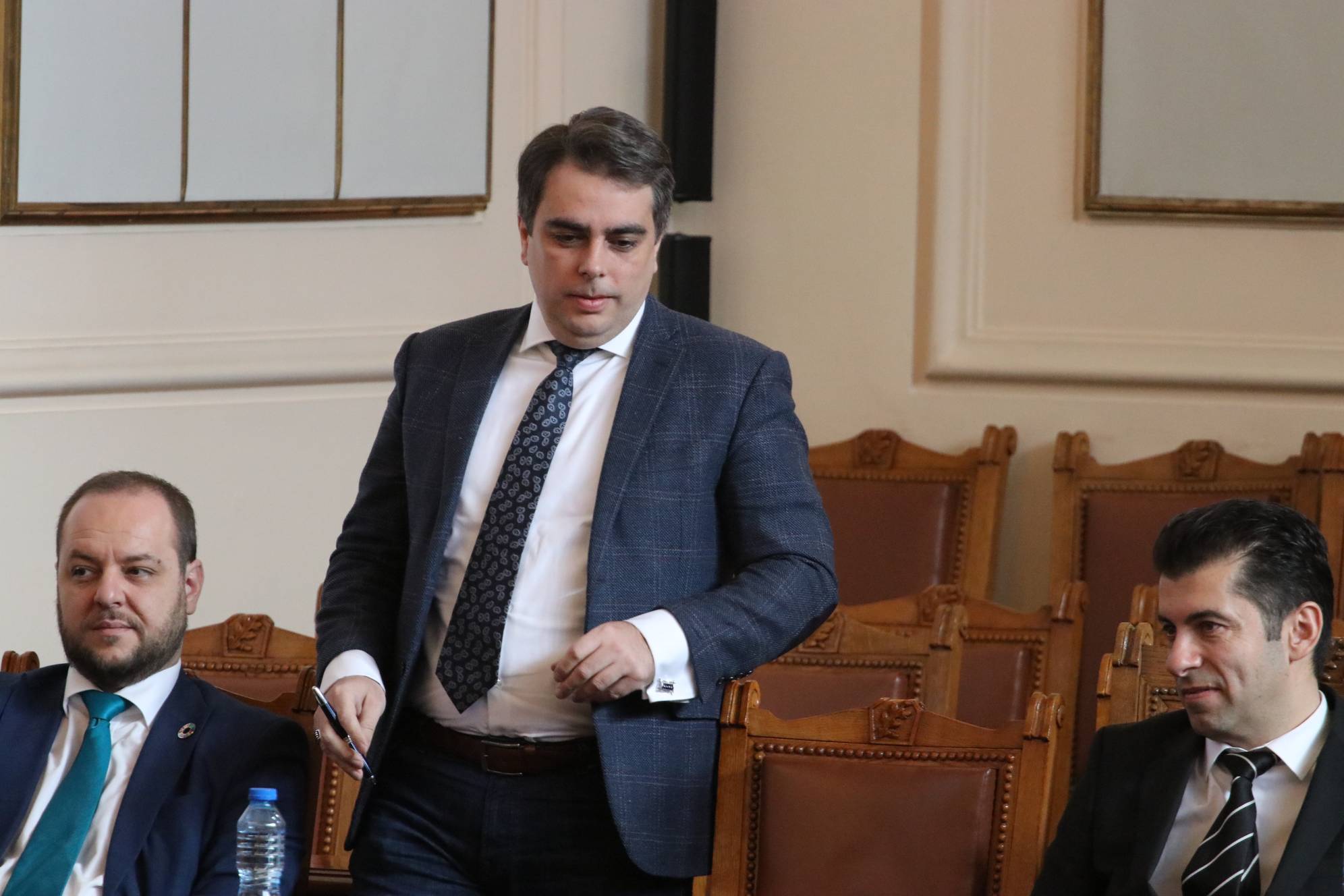  Асен Василев 